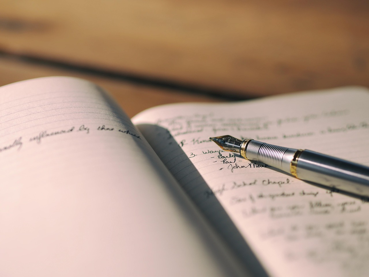 英文メールの件名の書き方はどのようにすれば良いですか？