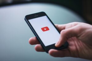 ビジネス英語をYouTubeで効果的に学習する方法は？
