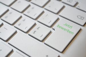 ビジネス英語をオンラインで短期習得する方法は？